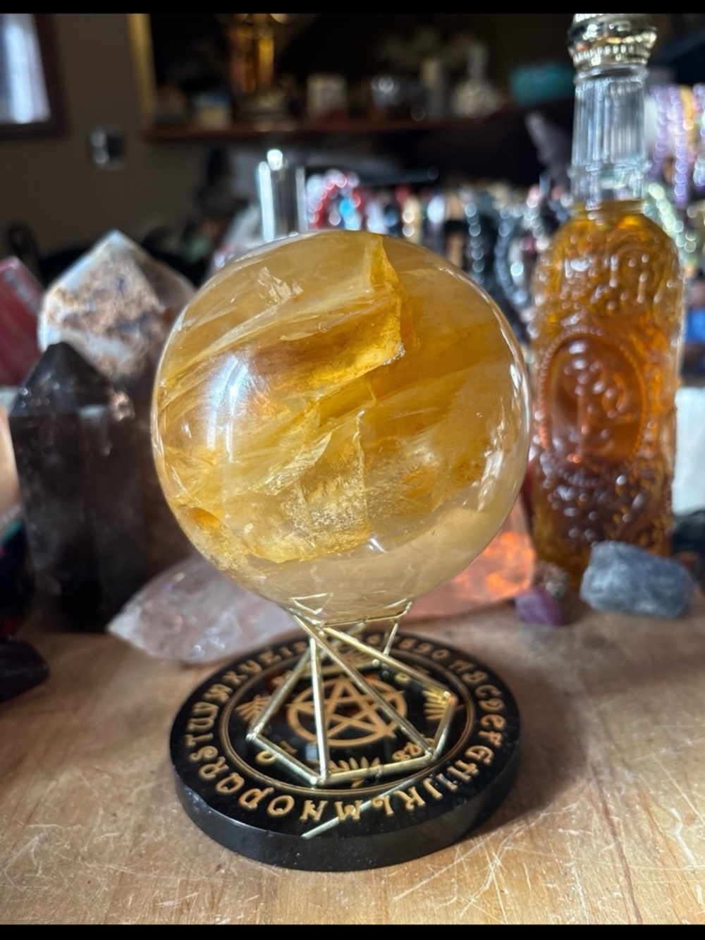 Golden healer sphere UHQ Huge 3.6 inches wide - Picture 4 of 7
